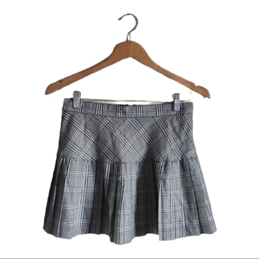 NWT Forever21 mini skirt Size M